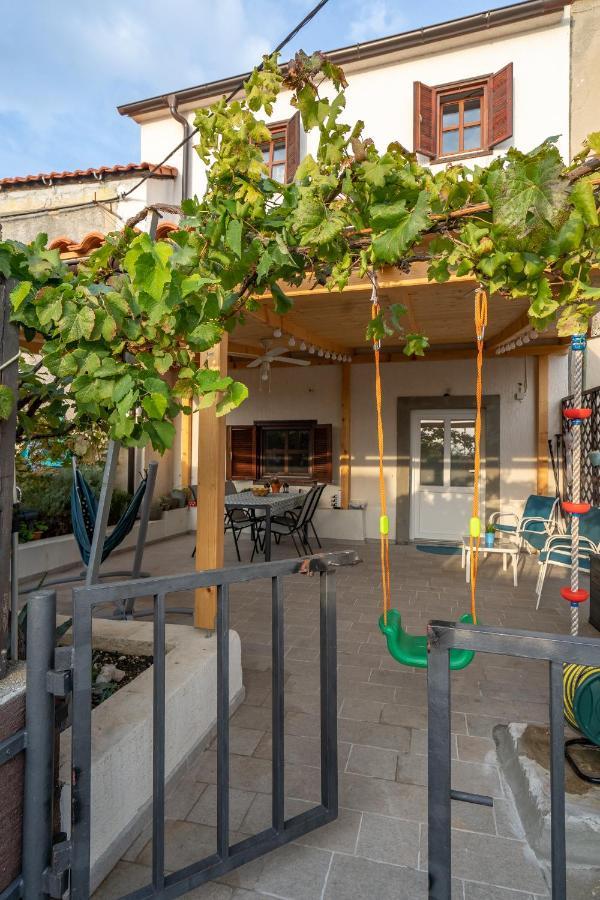 Holiday House Nova Stara Baška Eksteriør billede